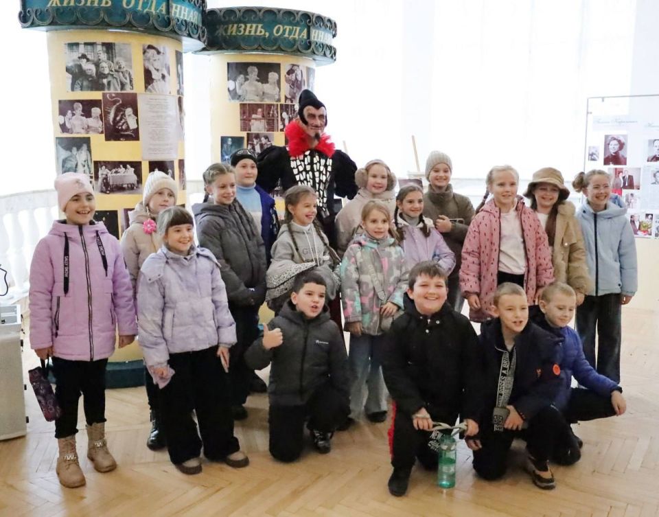 В Мариупольском театре прошли показы спектаклей для детей В Мариупольском театре прошли показы спектаклей для детей