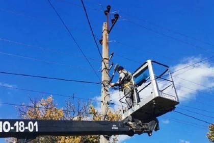 На улицах Мариуполя за неделю установили более 200 новых светильников