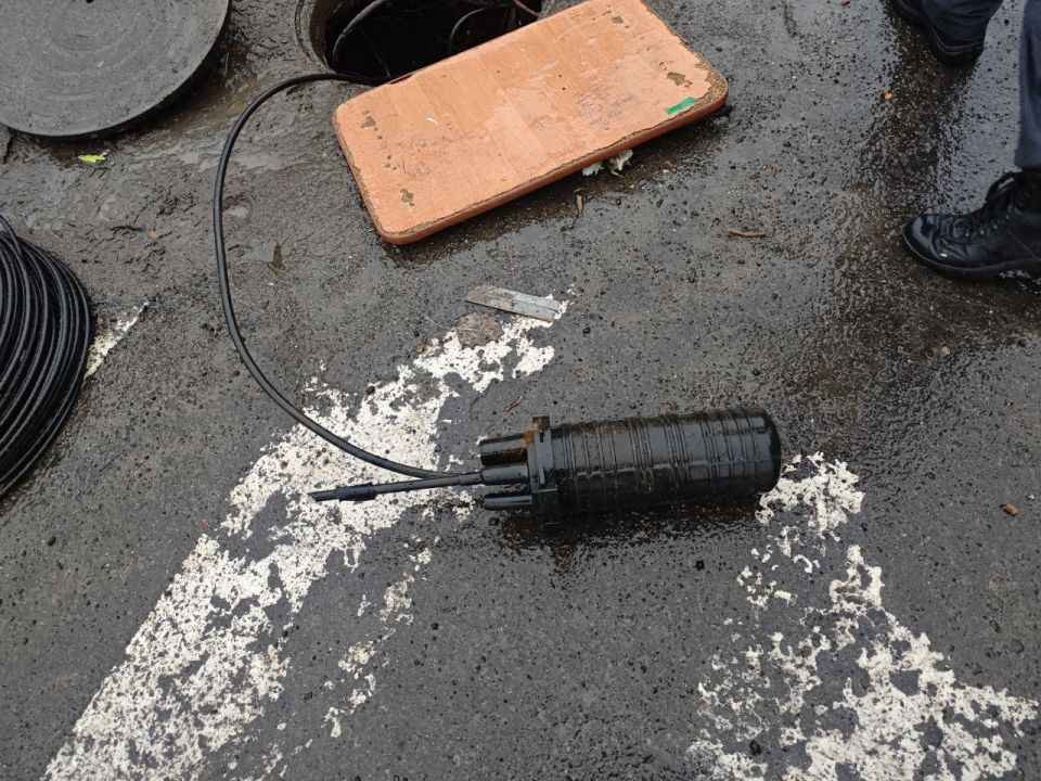 25.10.2025 в 02:24, диспетчерской службой ГУП ДНР «УГЛЕТЕЛЕКОМ» было зафиксировано повреждение магистральной волоконно-оптической линии связи по направлению Мариуполь – Бердянск, на пересечении ул. Керченская и пр.... 25.10.2025 в 02:24, диспетчерской службой ГУП ДНР «УГЛЕТЕЛЕКОМ» было зафиксировано повреждение магистральной волоконно-оптической линии связи по направлению Мариуполь – Бердянск, на пересечении ул. Керченская и пр....