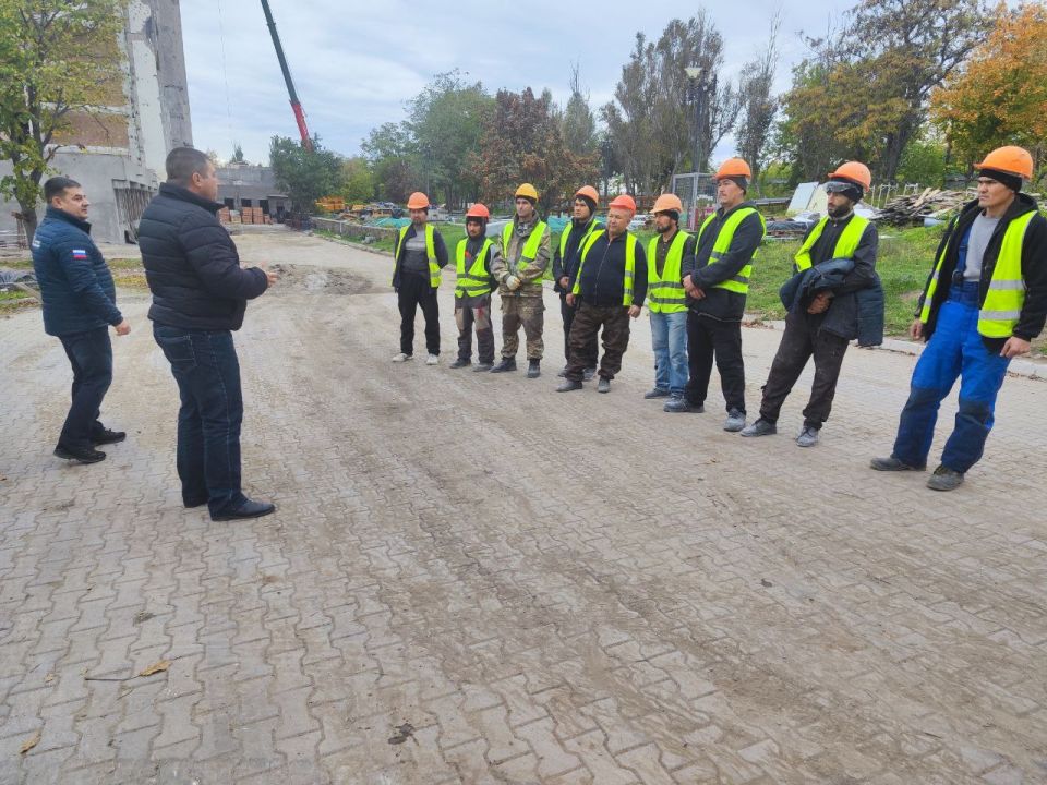 Трудовых мигрантов знакомят с правилами писаными и неписаными Трудовых мигрантов знакомят с правилами писаными и неписаными