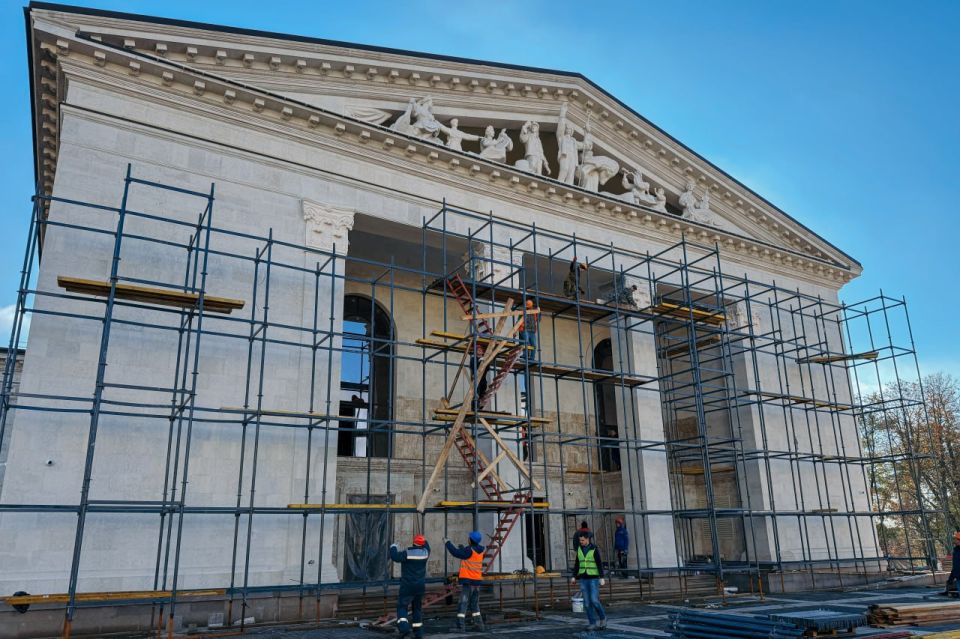 Русский драмтеатр Мариуполя — на финальной стадии восстановления