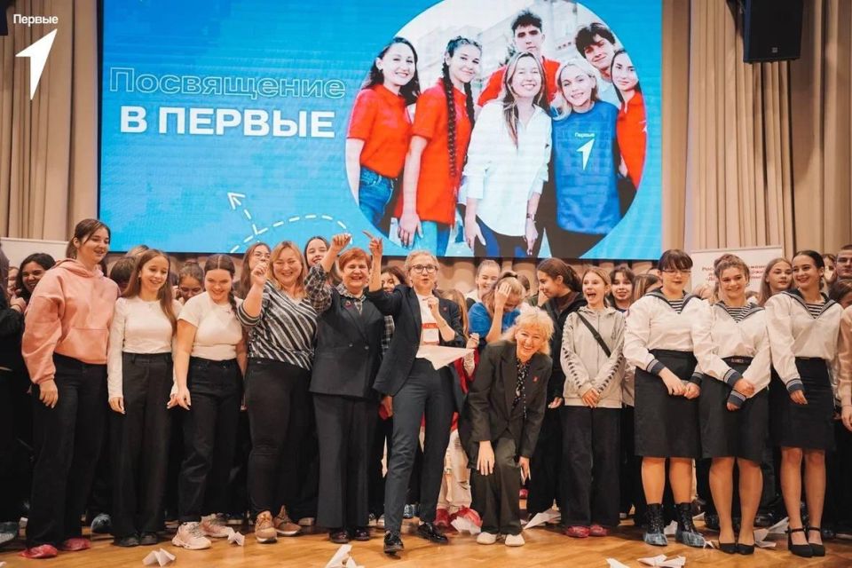 Вчера в Донецкой Народной Республике в ряды Движения приняли более 100 ребят