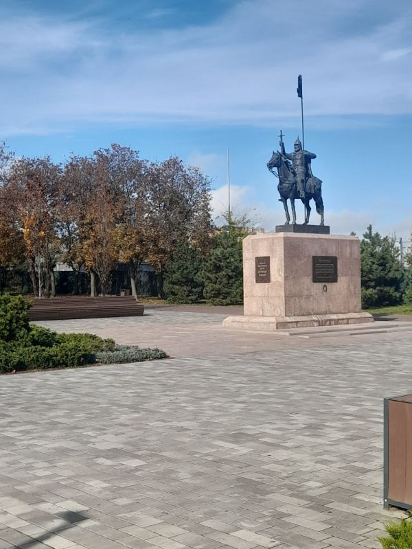 Родной город ясным осенним днем прекрасен Родной город ясным осенним днем прекрасен