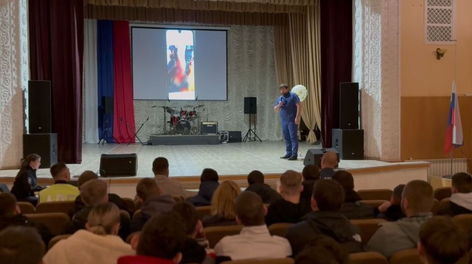 В Мариуполе сотрудники Госавтоинспекции организовали краш-курс для студентов В Мариуполе сотрудники Госавтоинспекции организовали краш-курс для студентов