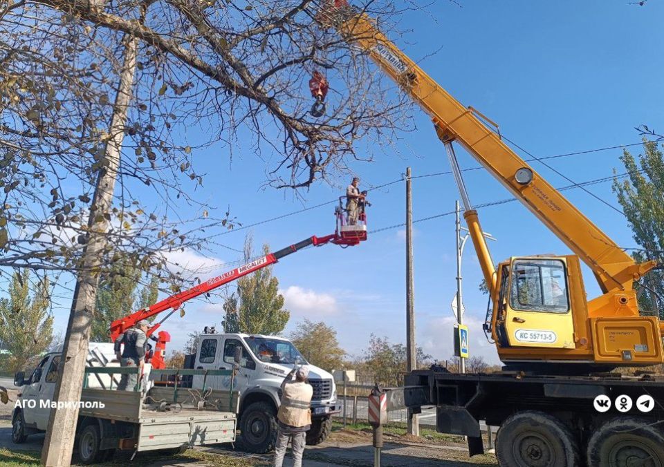 В Жовтневом районе Мариуполя энергетики обновили электрооборудование