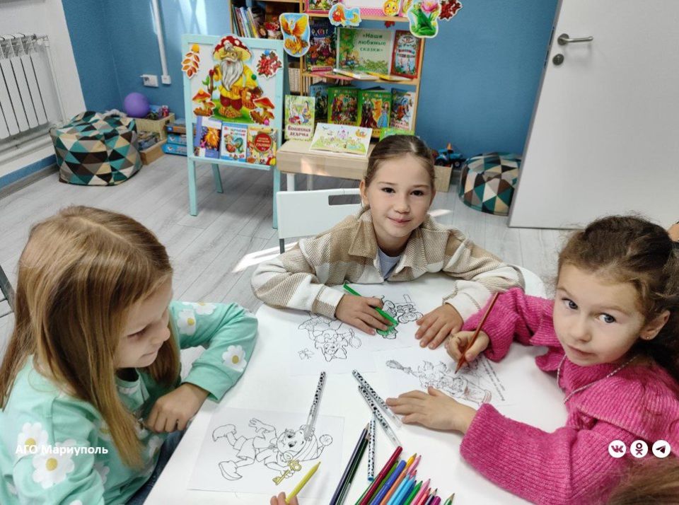 Мариупольским первоклассникам организовали экскурсию в библиотеку Мариупольским первоклассникам организовали экскурсию в библиотеку