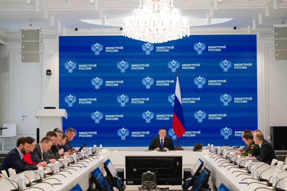 Глава Минстроя России Ирек Файзуллин провел совещание по вопросам водоснабжения Донецкой Народной Республики и развитию водовода «Река Дон – канал Северский Донец – Донбасс»