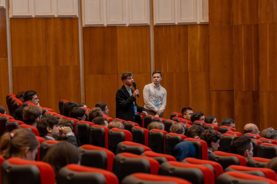  :    III    -2025,        . . . 