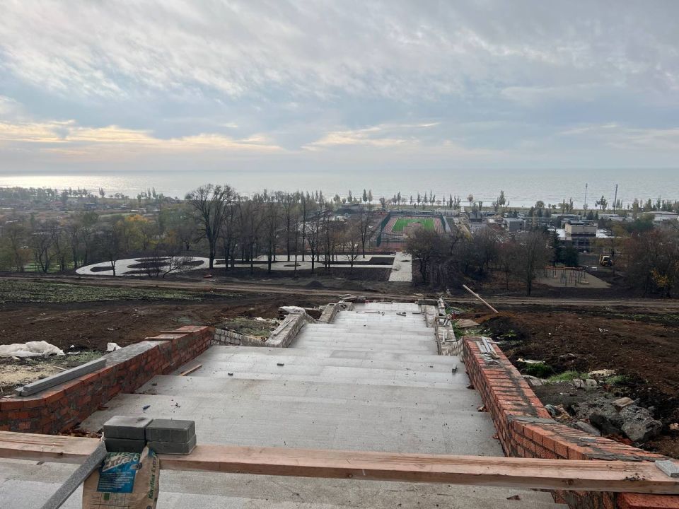 В Мариуполе создают современный парк отдыха у Азовского моря В Мариуполе создают современный парк отдыха у Азовского моря