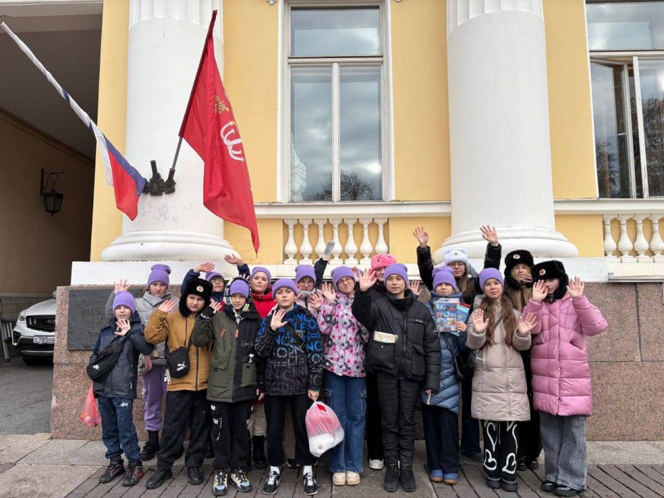 Мариупольские школьники открывают для себя Петербург Мариупольские школьники открывают для себя Петербург