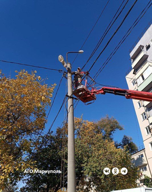 Мариупольские энергетики провели плановый осмотр электрооборудования Мариупольские энергетики провели плановый осмотр электрооборудования
