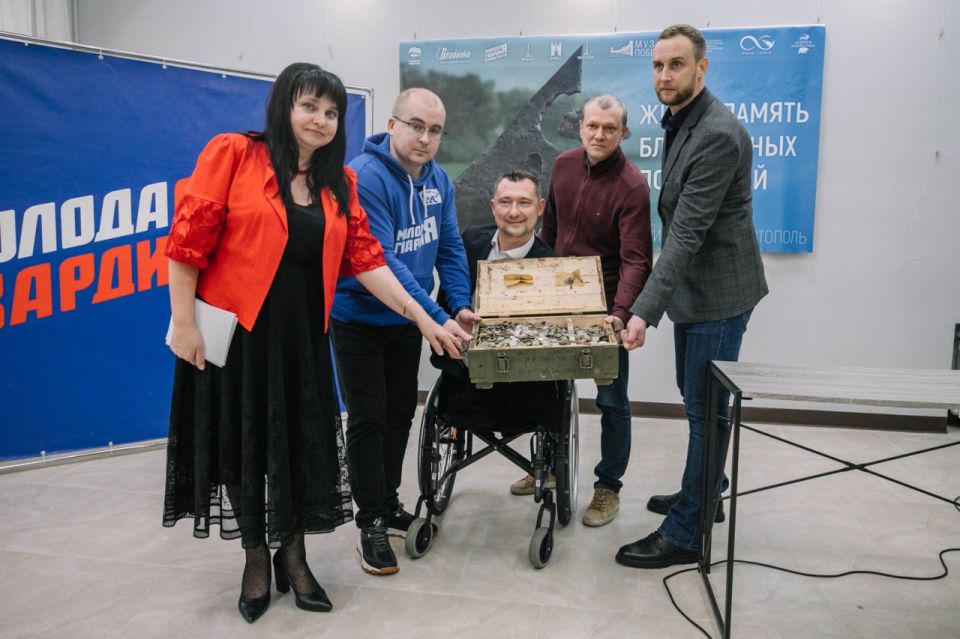 Антон Кольцов: Мариуполь принял финальный этап масштабной патриотической инициативы «Живая память благодарных поколений» Антон Кольцов: Мариуполь принял финальный этап масштабной патриотической инициативы «Живая память благодарных поколений»