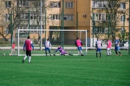 В Мариуполе прошел товарищеский матч по футболу с участием Санкт-Петербурга