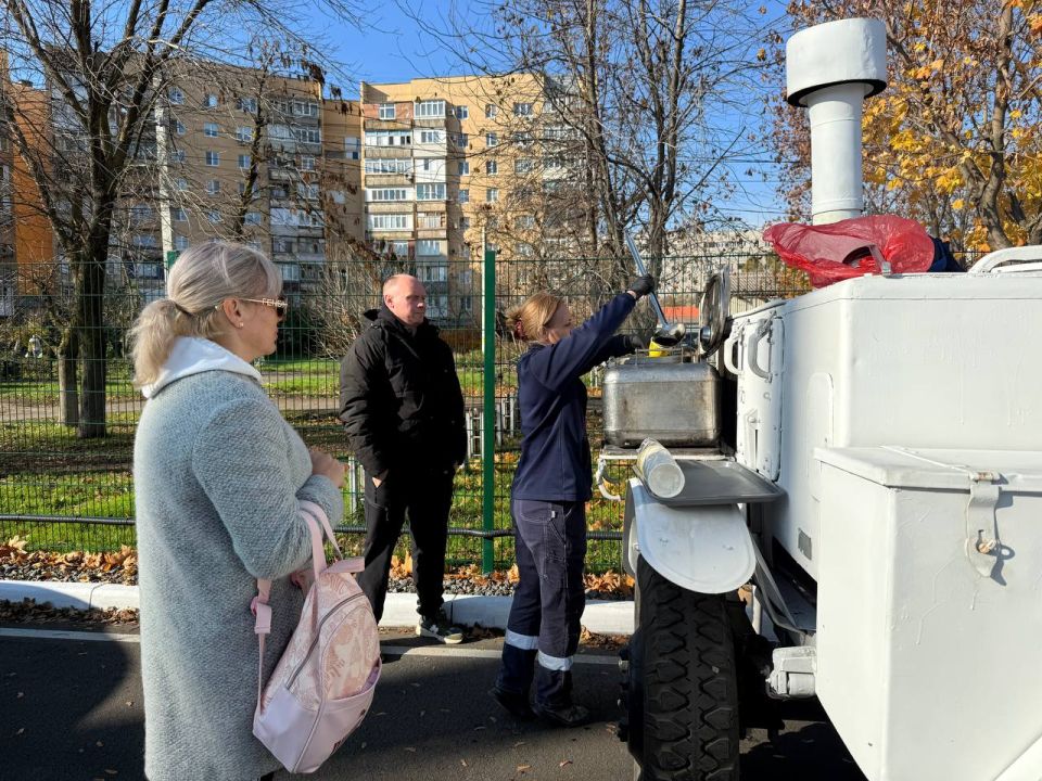 В Мариуполе состоялась товарищеская встреча сборных команд по футболу городов-побратимов Санкт-Петербурга и Мариуполя В Мариуполе состоялась товарищеская встреча сборных команд по футболу городов-побратимов Санкт-Петербурга и Мариуполя
