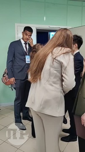 Студент из Питера устроил импровизированный концерт на форуме молодых дипломатов