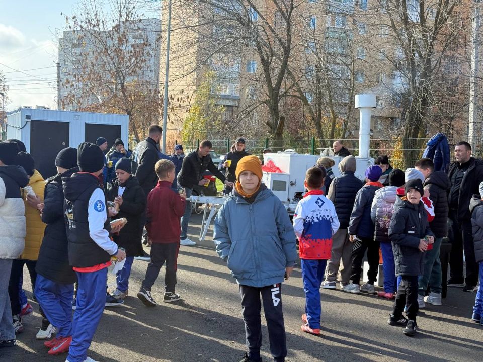 В Мариуполе состоялась товарищеская встреча сборных команд по футболу городов-побратимов Санкт-Петербурга и Мариуполя В Мариуполе состоялась товарищеская встреча сборных команд по футболу городов-побратимов Санкт-Петербурга и Мариуполя