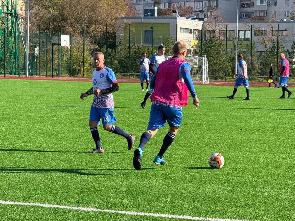 В Мариуполе состоялась товарищеская встреча сборных команд по футболу городов-побратимов Санкт-Петербурга и Мариуполя В Мариуполе состоялась товарищеская встреча сборных команд по футболу городов-побратимов Санкт-Петербурга и Мариуполя