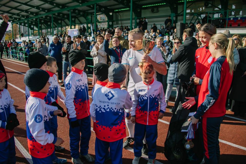  :     -             -  