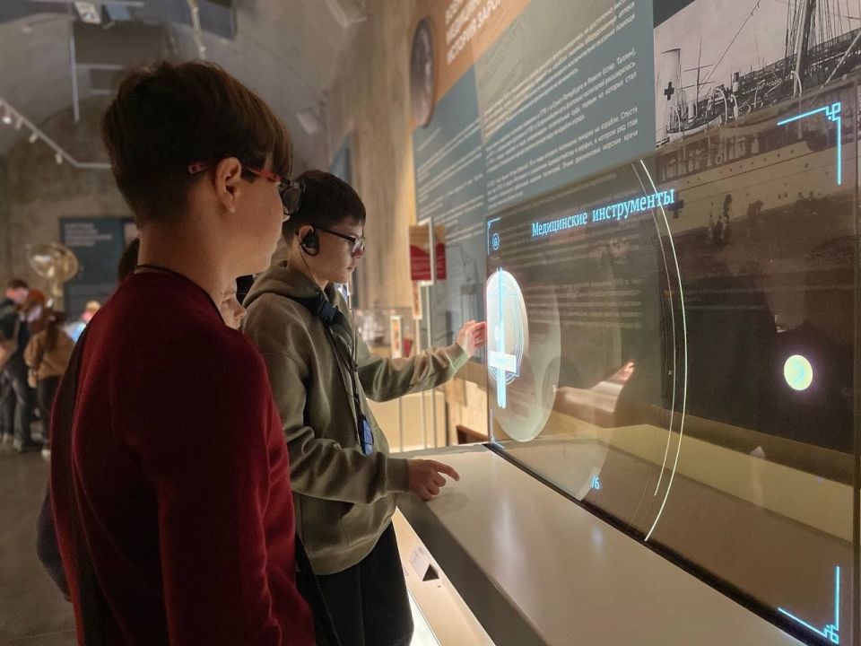 Мариупольские школьники открыли для себя Кронштадт Мариупольские школьники открыли для себя Кронштадт