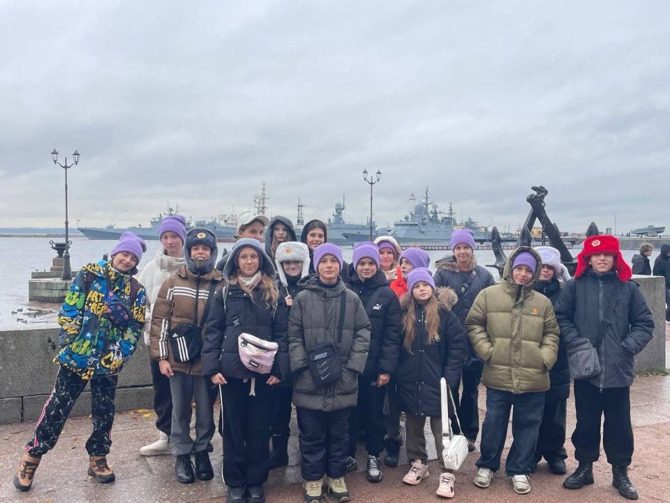 Школьники из Мариуполя увидели исторический и военный город-спутник Санкт-Петербурга Школьники из Мариуполя увидели исторический и военный город-спутник Санкт-Петербурга