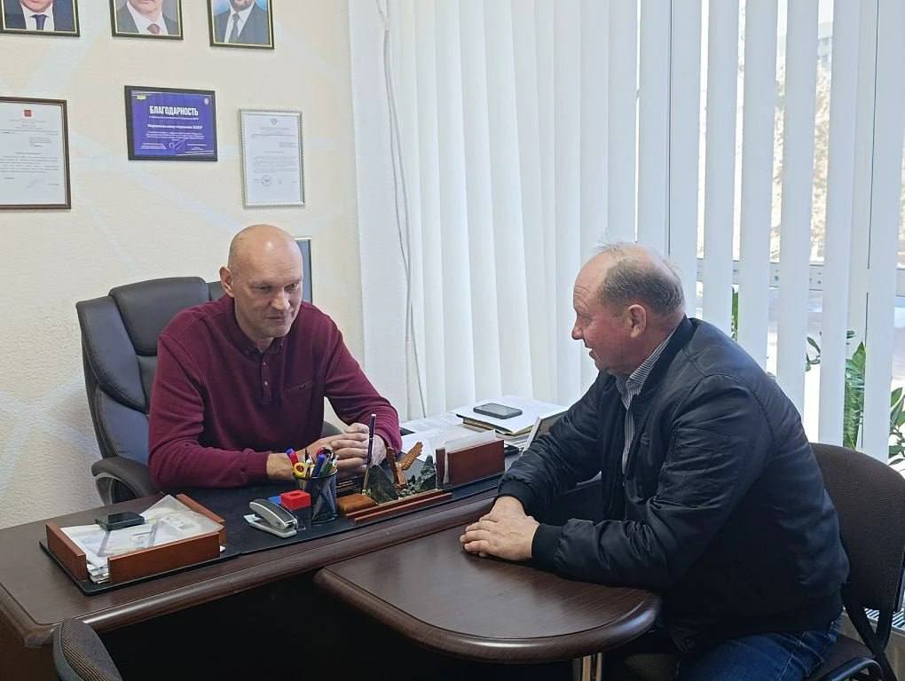 Член Общественного совета муниципального образования городской округ Мариуполь, Белоконь Александр Анатольевич, встретился с депутатом городского совета, координатором партии ЛДПР Трофимовым Романом Васильевичем