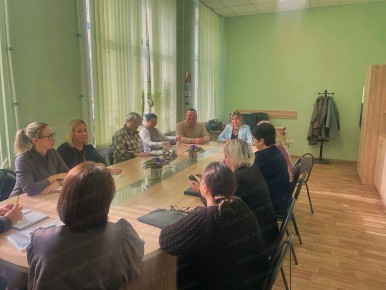 Руководитель управы Жовтневого внутригородского района города Мариуполя Оксана Кирьякулова провела рабочую встречу с трудовым коллективом Государственного бюджетного учреждения Донецкой Народной Республики