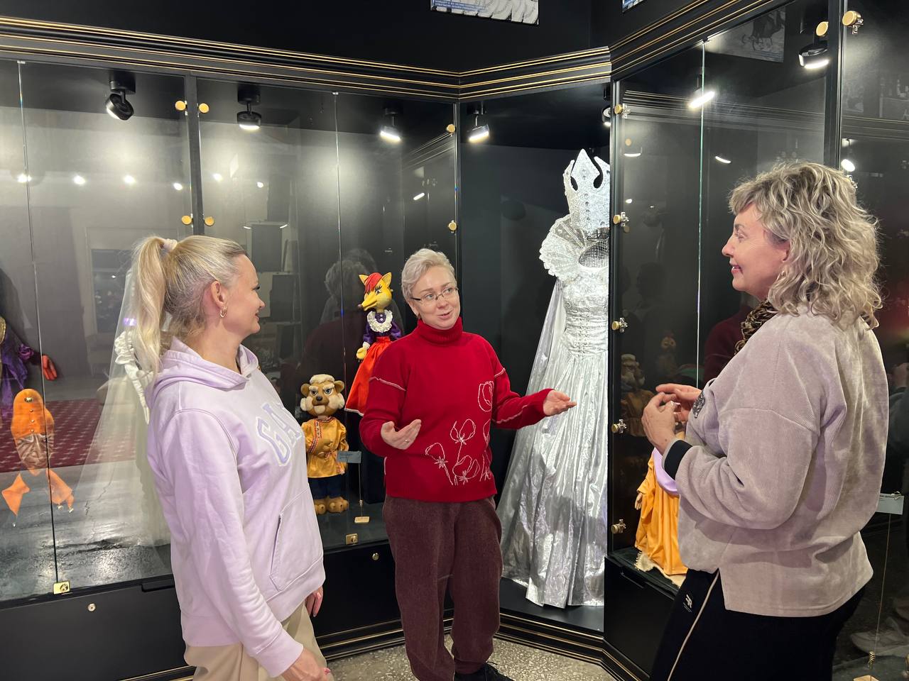 Кукол становится больше!. 5 ноября в Донецком театре кукол прошла встреча с руководителями театральных коллективов, работающих во Дворце культуры «Металлургов» г. Мариуполь