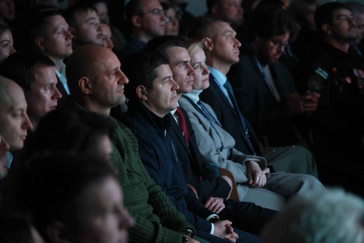 Артём Жога: В Новом Уренгое стартовал IV форум "Патриоты Урала" Артём Жога: В Новом Уренгое стартовал IV форум "Патриоты Урала"