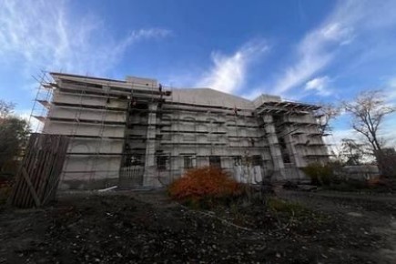 В Мариуполе строители приступили к финальному этапу ремонта ДК «Чайка»