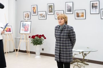 В Мариупольском краеведческом музее открылась фотовыставка, посвященная памяти погибшего в СВО фотохудожника Дмитрия Смольникова