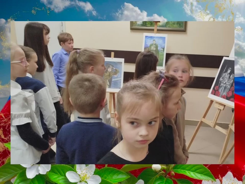 В преддверии Дня народного единства школьные коридоры МБУ ДО «Детская школа искусств N5” города Мариуполя преобразились, словно полотна выдающихся художников