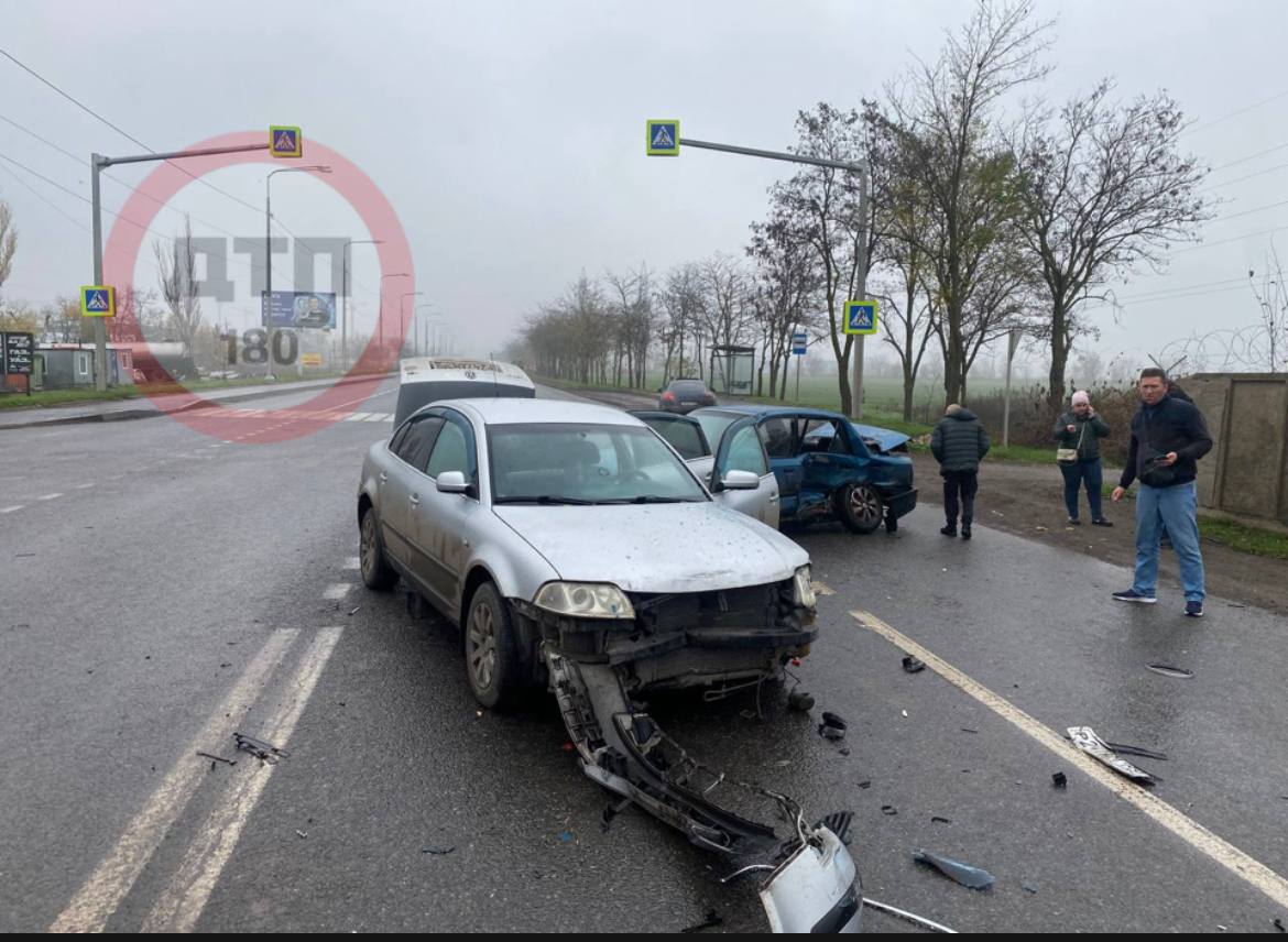 ДТП произошло на Володарском шоссе ДТП произошло на Володарском шоссе