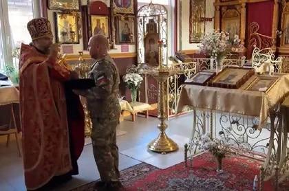 Чудом сохранилась под завалами дома: В Мариуполе освятили икону Георгия Победоносца, уцелевшую в боях за город Чудом сохранилась под завалами дома: В Мариуполе освятили икону Георгия Победоносца, уцелевшую в боях за город