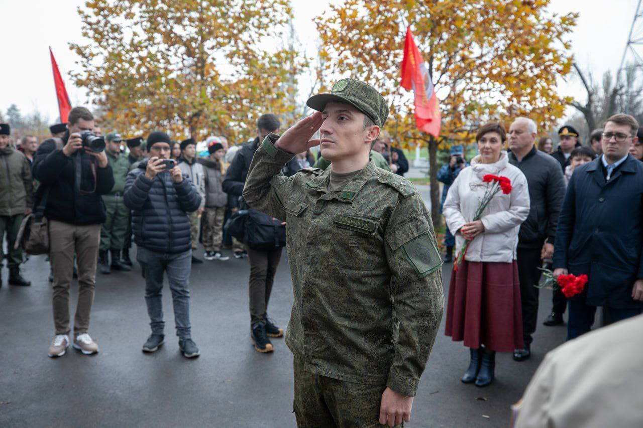 В Мариуполе продолжается работа партийного проекта «Историческая память» В Мариуполе продолжается работа партийного проекта «Историческая память»