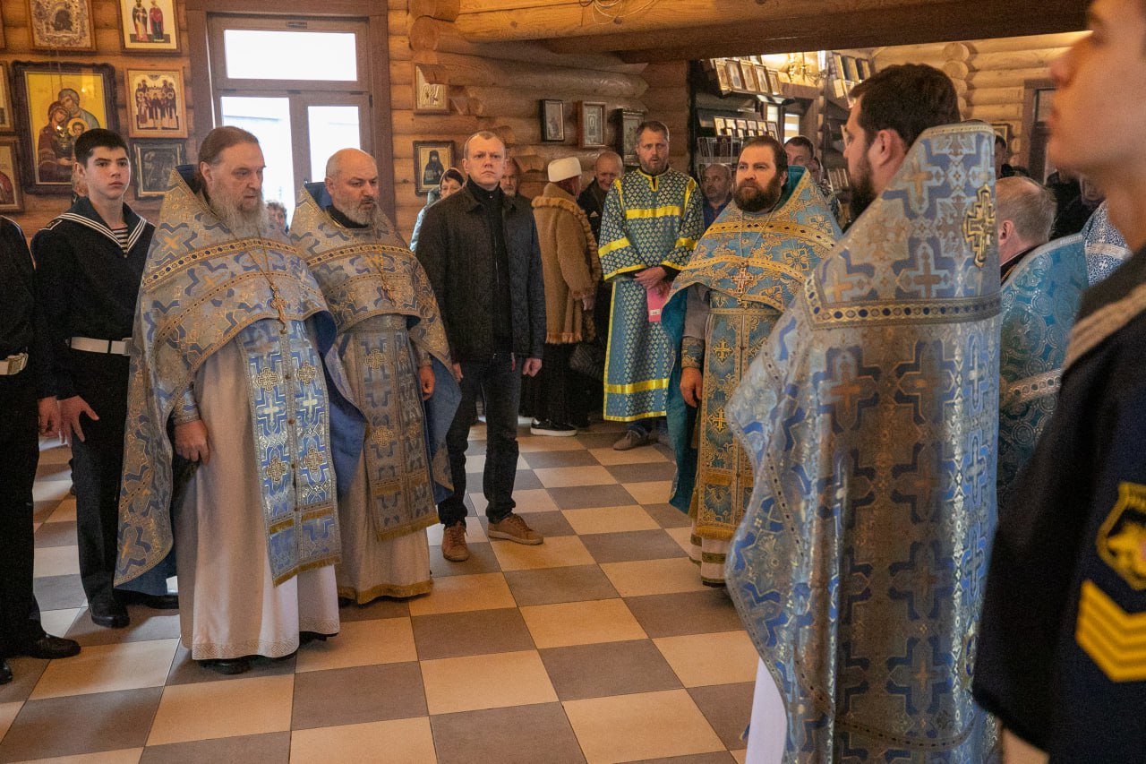 Антон Кольцов: Мариуполь получил в дар чтимую икону Божией Матери «Августовская Победа» Антон Кольцов: Мариуполь получил в дар чтимую икону Божией Матери «Августовская Победа»