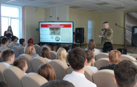 14 ноября в п.г.т. Мангуш состоялась агитационная встреча "Я-ЮНАРМИЯ"