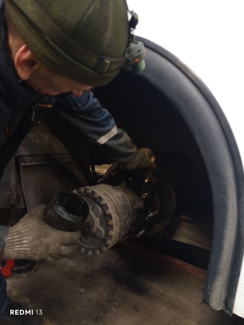 Мариупольтранс: Специалисты автобусного и троллейбусного парка МУП "МАРИУПОЛЬТРАНС" ежедневно производят осмотр и наладку подвижного состава, что способствует обеспечению безопасности движения и комфорту пассажиров Мариупольтранс: Специалисты автобусного и троллейбусного парка МУП "МАРИУПОЛЬТРАНС" ежедневно производят осмотр и наладку подвижного состава, что способствует обеспечению безопасности движения и комфорту пассажиров