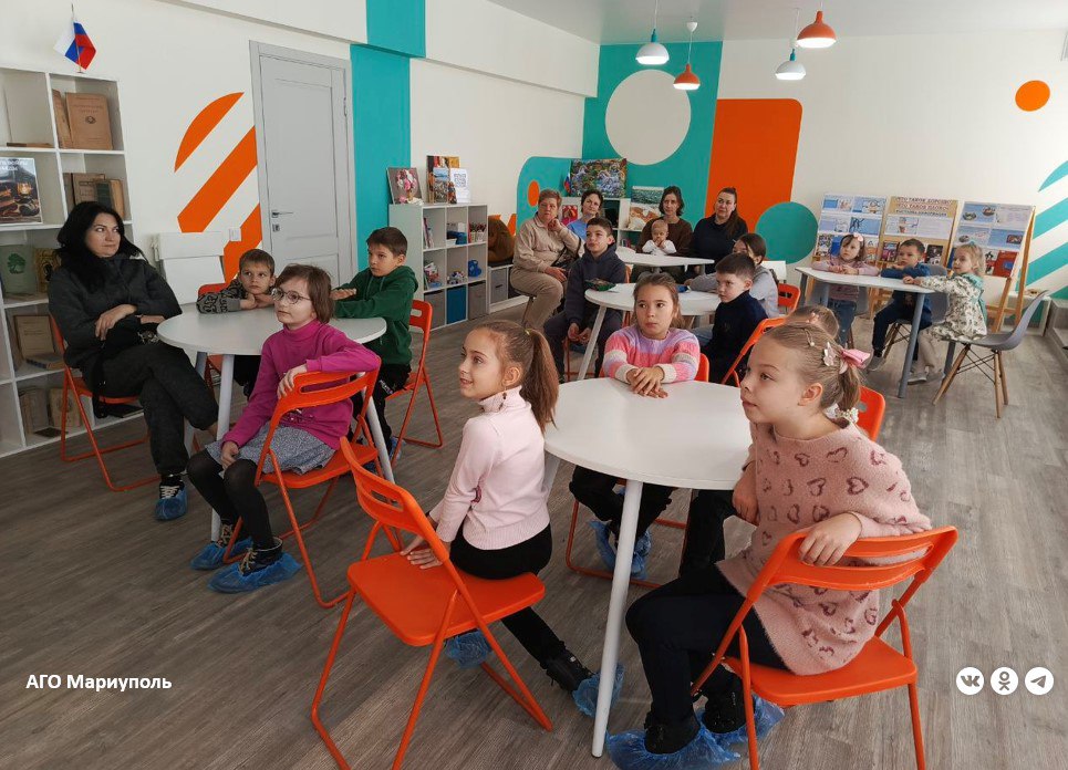 Маленькие мариупольцы весело отметили день рождения Деда Мороза Маленькие мариупольцы весело отметили день рождения Деда Мороза