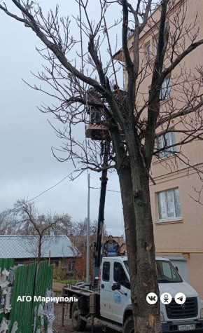 В Ильичевском районе Мариуполя энергетики провели осмотр сетей наружного освещения
