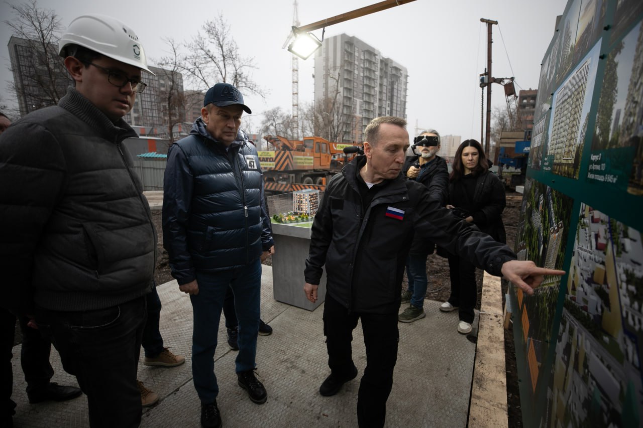 Антон Кольцов: С губернатором Ленинградской области Александром Дрозденко и вице-губернатором Николаем Цигановым осмотрели ряд объектов, которые Мариуполю помогает восстановить шеф-регион Антон Кольцов: С губернатором Ленинградской области Александром Дрозденко и вице-губернатором Николаем Цигановым осмотрели ряд объектов, которые Мариуполю помогает восстановить шеф-регион