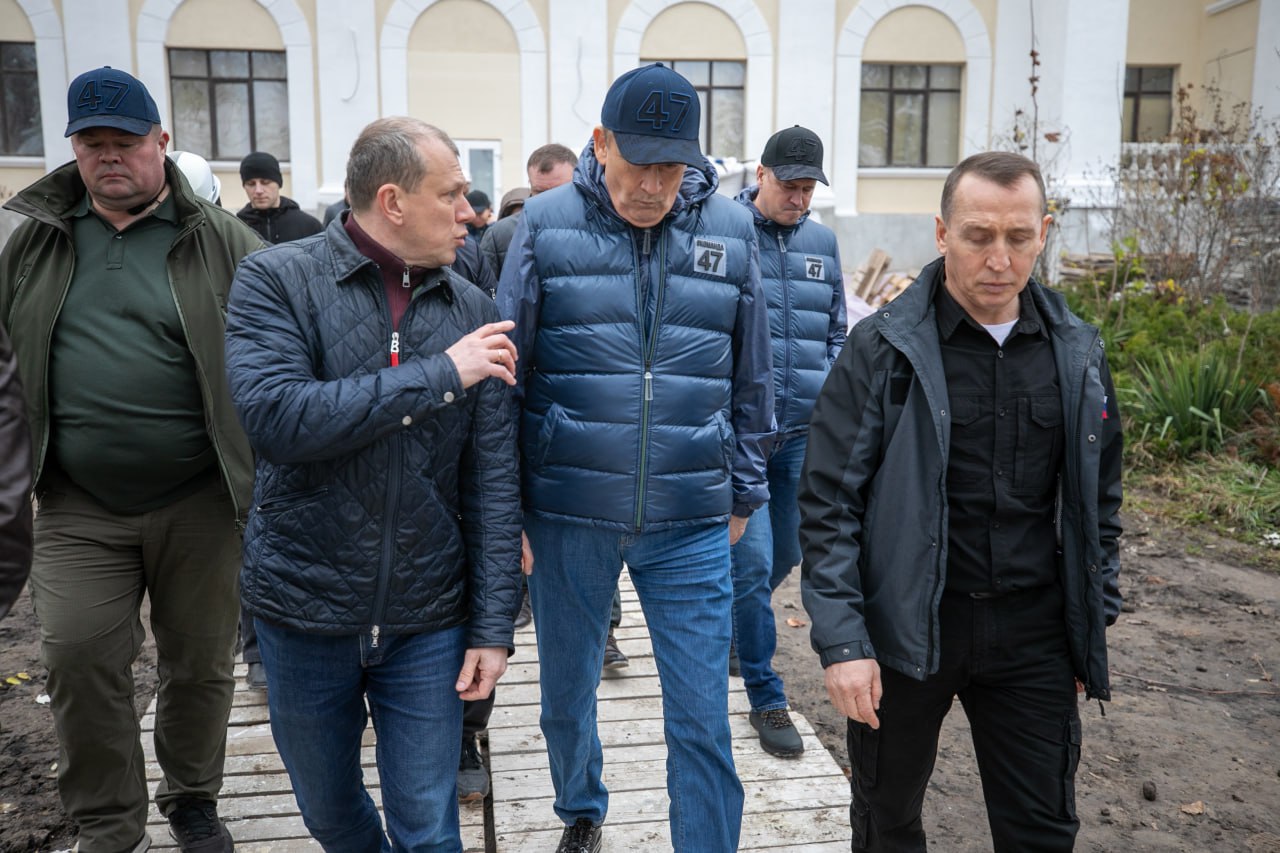 Антон Кольцов: С губернатором Ленинградской области Александром Дрозденко и вице-губернатором Николаем Цигановым осмотрели ряд объектов, которые Мариуполю помогает восстановить шеф-регион Антон Кольцов: С губернатором Ленинградской области Александром Дрозденко и вице-губернатором Николаем Цигановым осмотрели ряд объектов, которые Мариуполю помогает восстановить шеф-регион