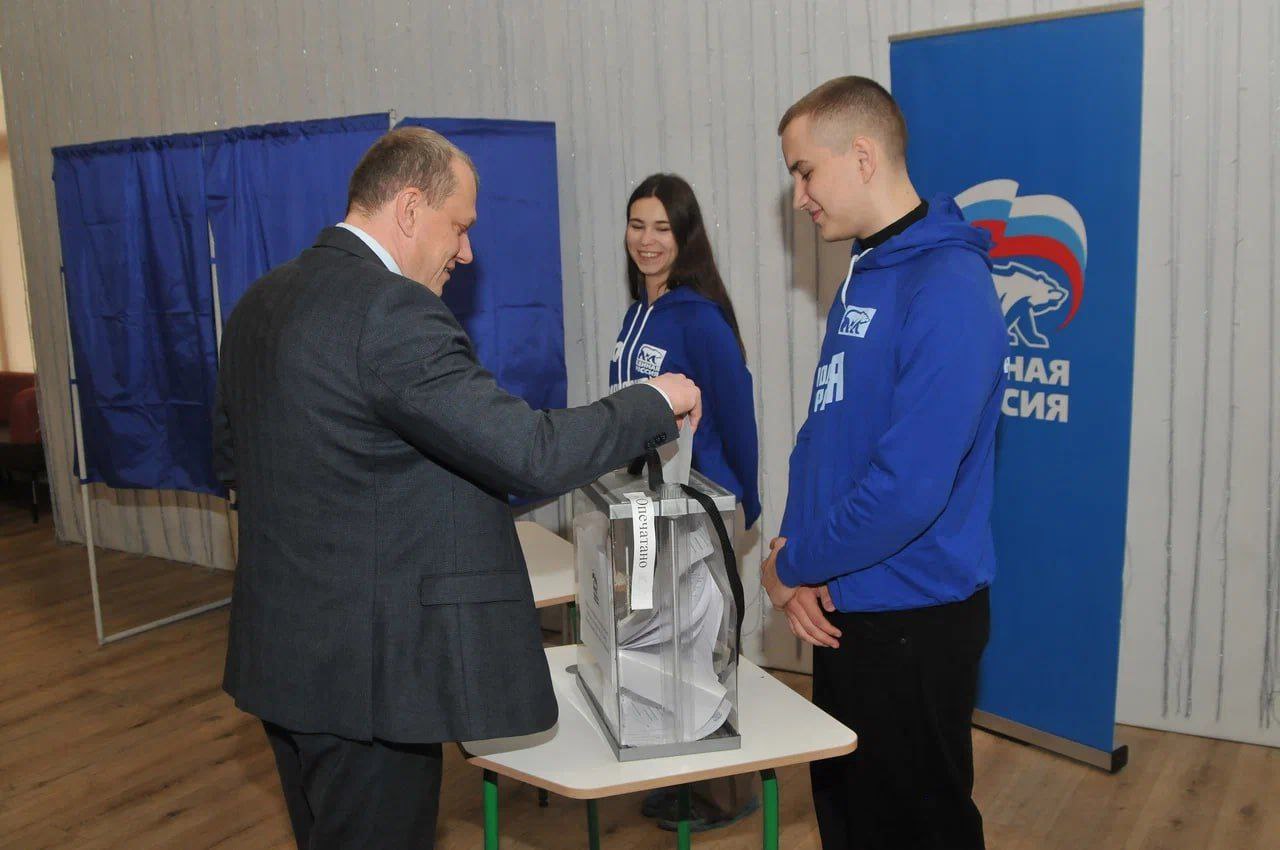 Секретарём Мариупольского местного отделения Единой России избран Антон Кольцов Секретарём Мариупольского местного отделения Единой России избран Антон Кольцов