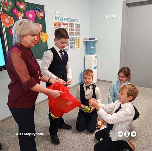 Ко Дню матери для школьников левобережья провели праздничное мероприятие Ко Дню матери для школьников левобережья провели праздничное мероприятие