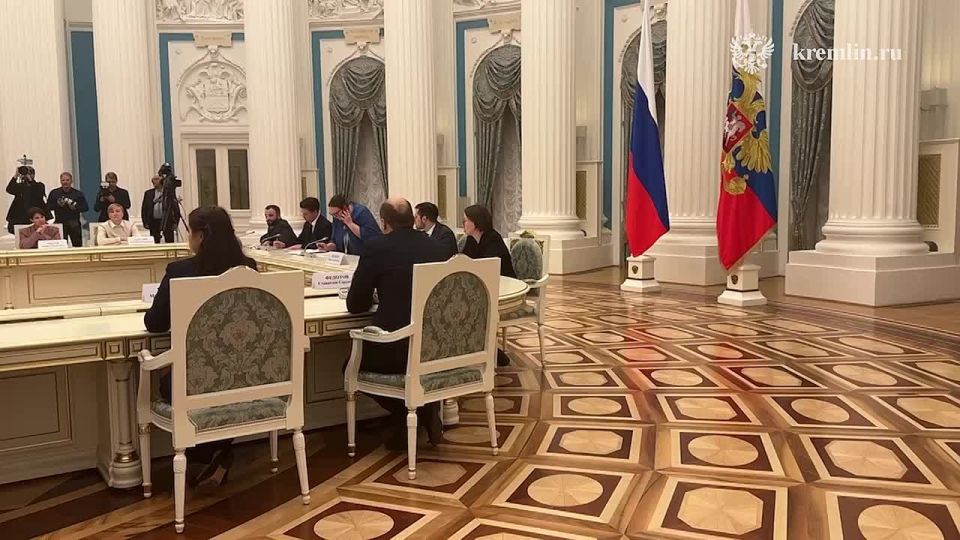 ����� � ��������� ���������� � ������� � ����������� V ��������� ������� ������