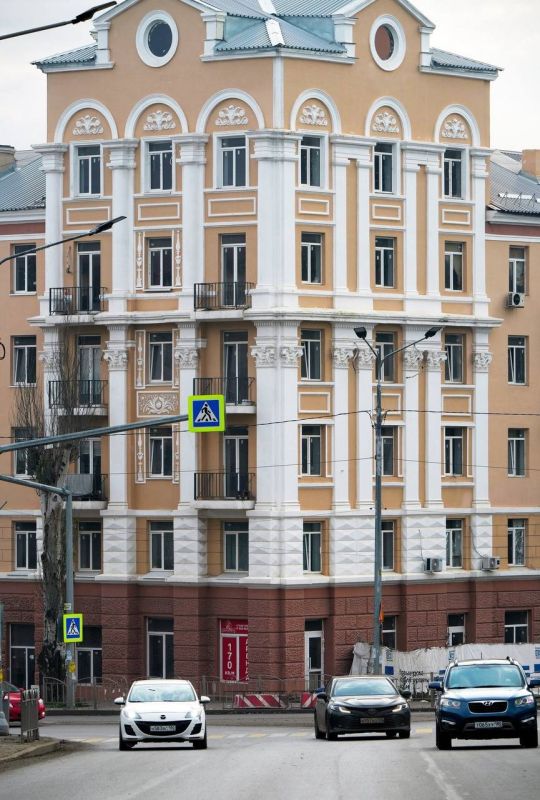 Здания времен Российской империи, уникальная лепнина и завораживающая архитектура: как выглядит восстанавливаемый исторический центр Мариуполя