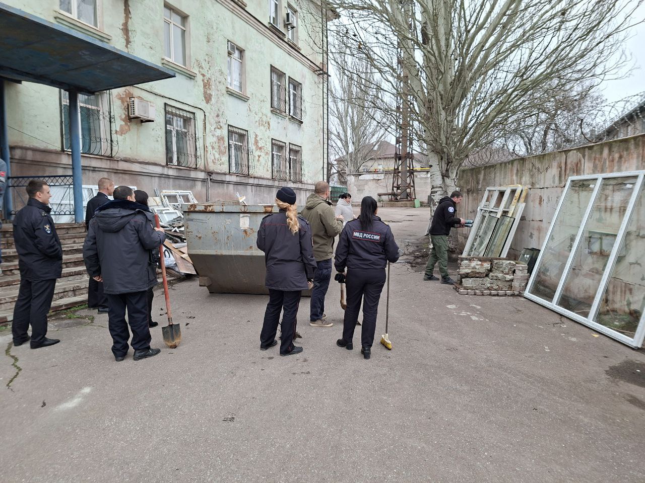 На территории Ильичевского района состоялся очередной субботник На территории Ильичевского района состоялся очередной субботник