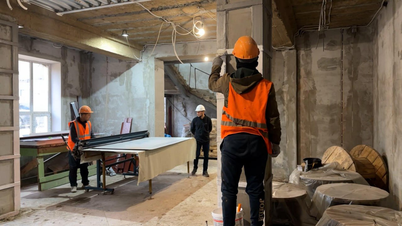 Строители Ленобласти приступили к завершающему этапу работ во Дворце культуры «Чайка»