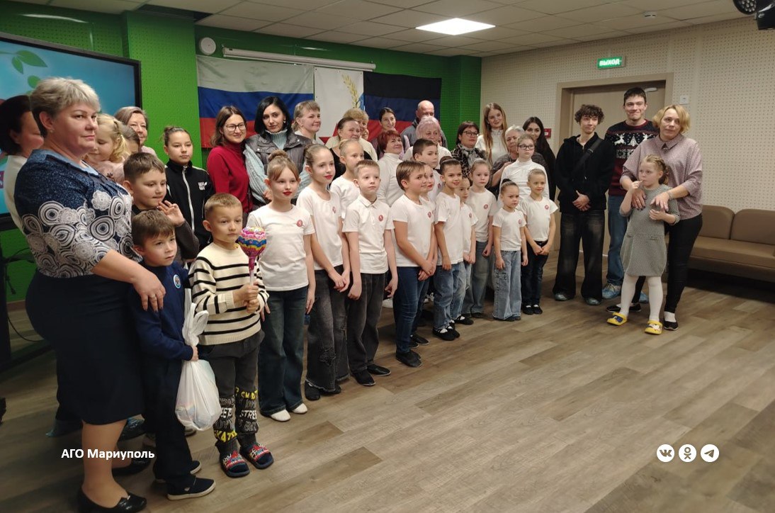 В Жовтневом районе Мариуполя для особенных детей провели праздник В Жовтневом районе Мариуполя для особенных детей провели праздник