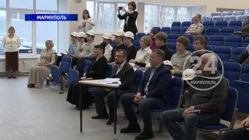 Первокурсники МСПК подписали целевые договоры обучения с ФАУ «РосКапСтрой»! 04.12.2025