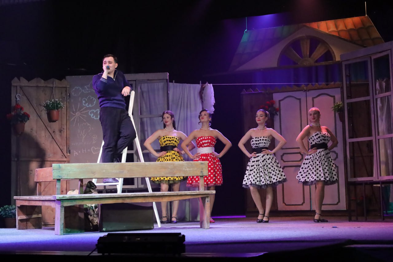 Театрально-концертная программа к 90-летию Михаила Пляцковского «Под крышей дома твоего…» Театрально-концертная программа к 90-летию Михаила Пляцковского «Под крышей дома твоего…»